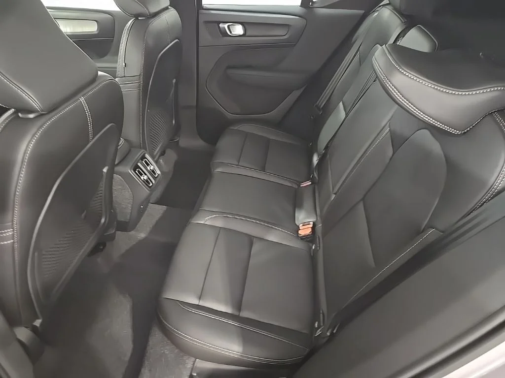 2026 Volvo XC40 Ultra - Photo 23
