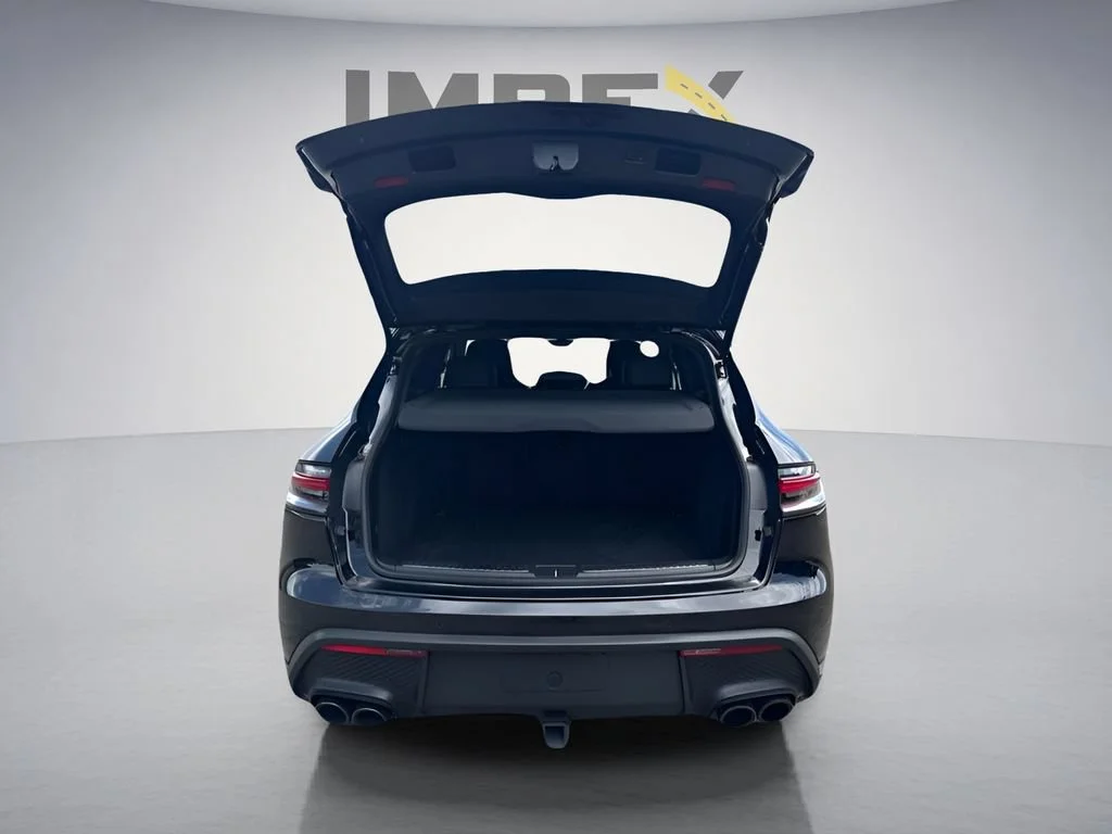 Used 2023  Porsche  image 31