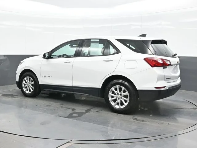 Used 2018 White Chevrolet LS image 3