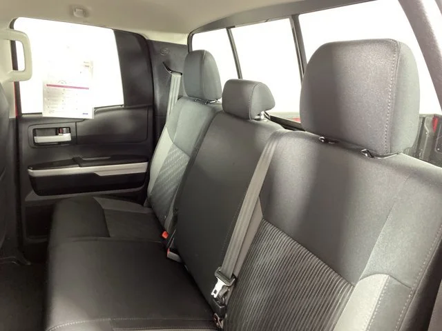 Used 2014 Red Toyota SR5 image 29