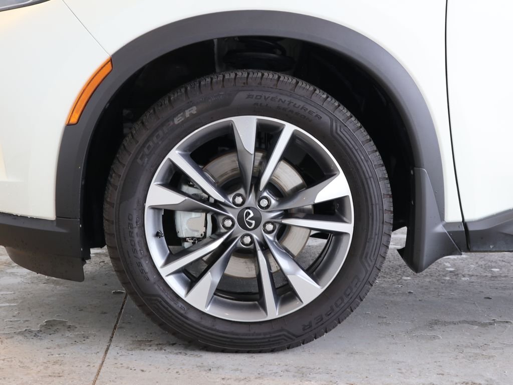 Certified Used 2023 White INFINITI LUXE image 54
