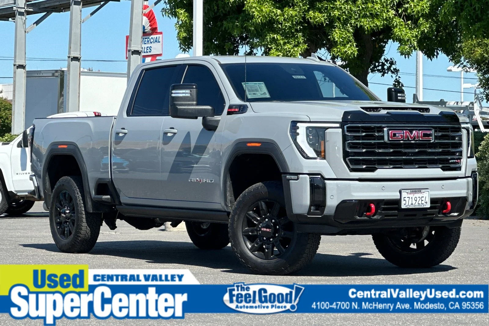 2025 GMC Sierra 4WD Crew Cab Standard Box AT4's photo