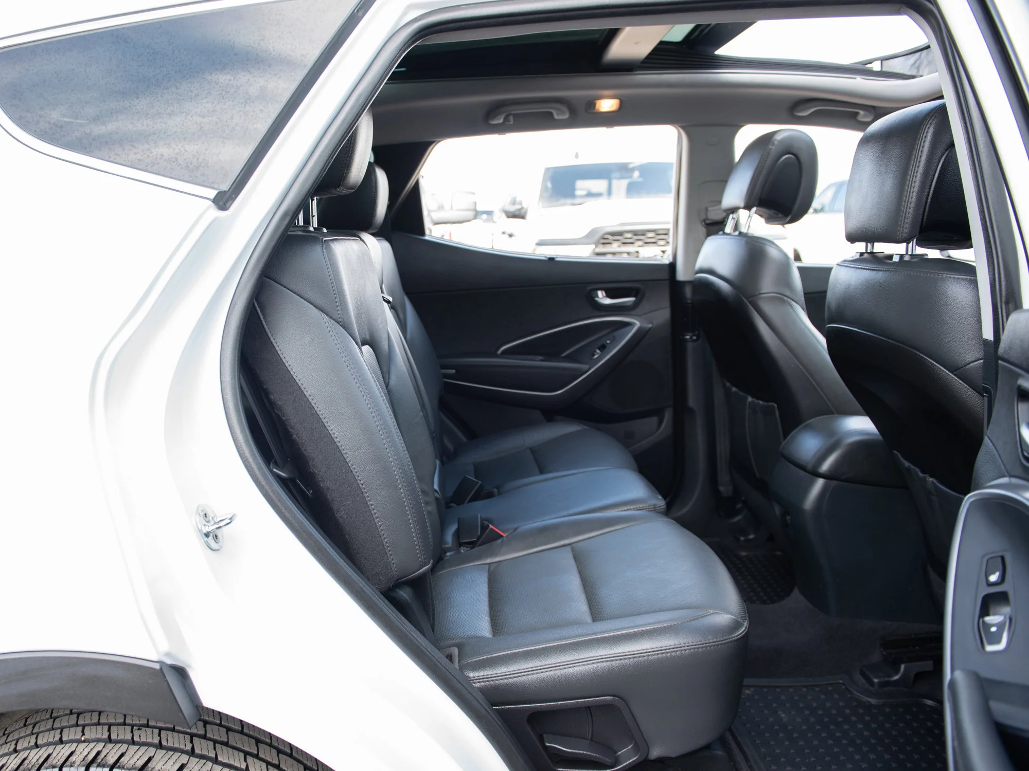 Used 2018 White Hyundai SE * One Owner | Heated Seats | Panoramic Sunroof | Backup Camera | Blind Spot Monitoring image 20
