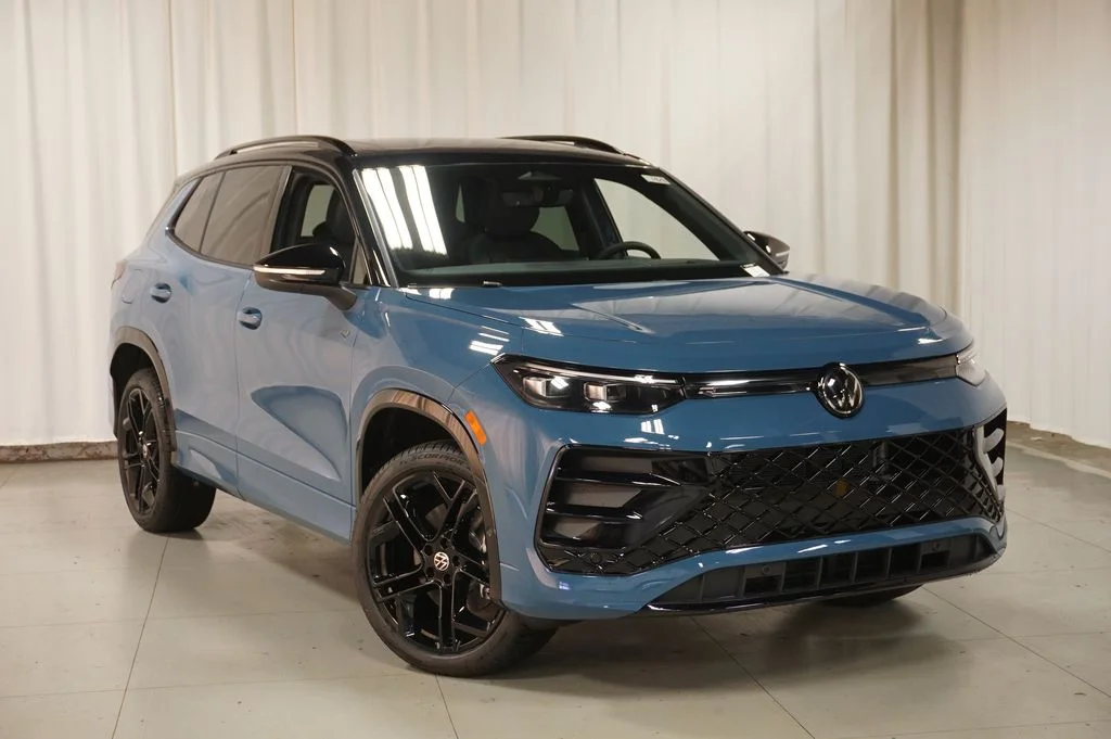 New 2026 Monterey Blue with Deep Black Roof Volkswagen 2.0T SE R-Line Black image 2
