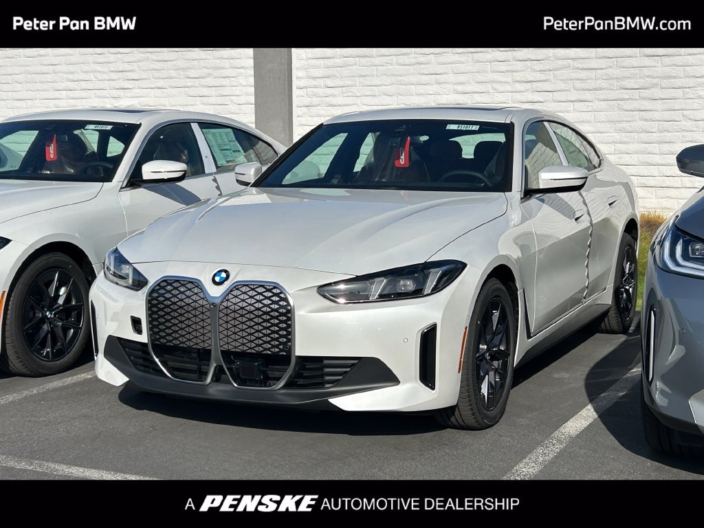 New 2026 Mineral White Metallic BMW eDrive40 image 1