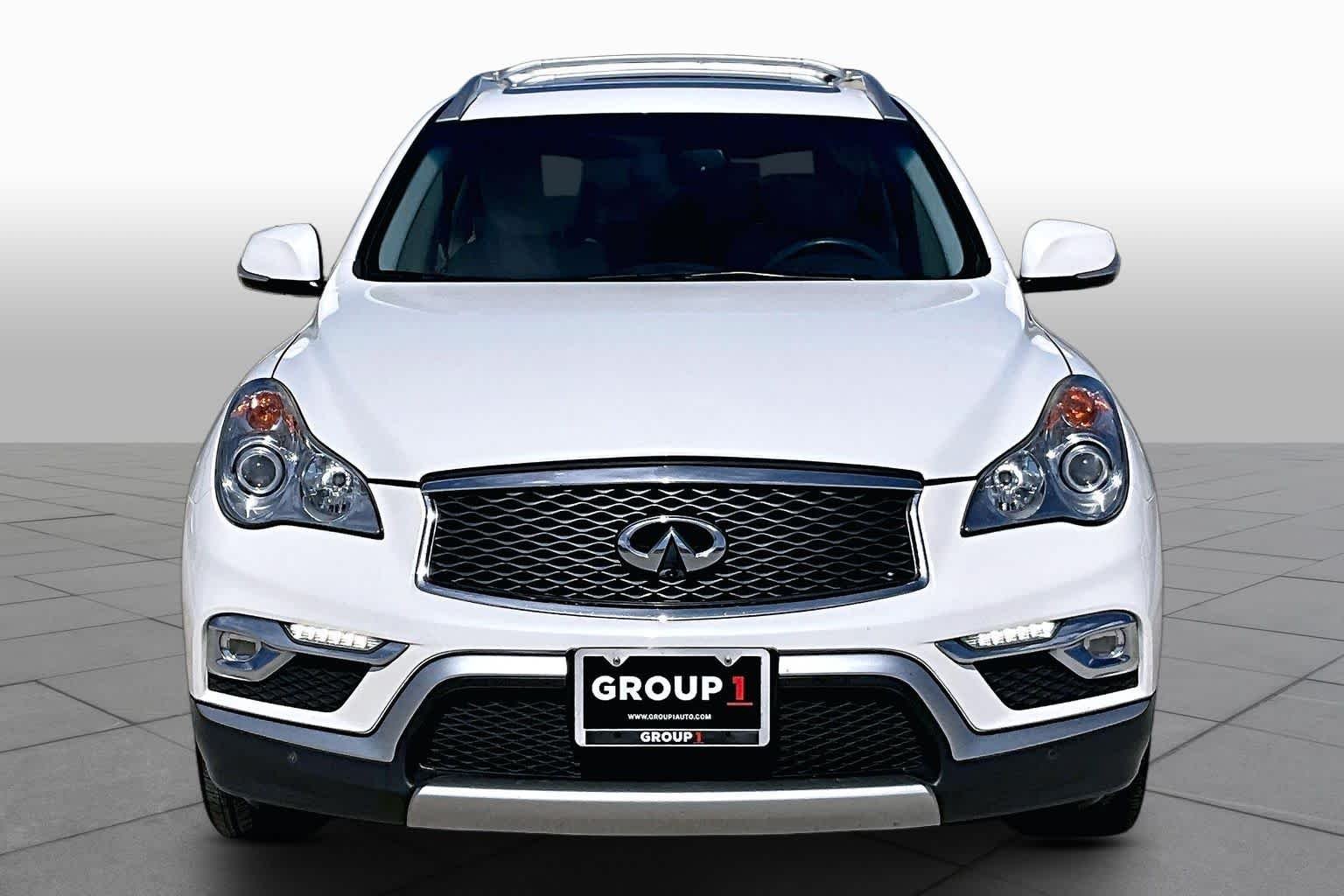 Pre-Owned 2017 INFINITI QX50