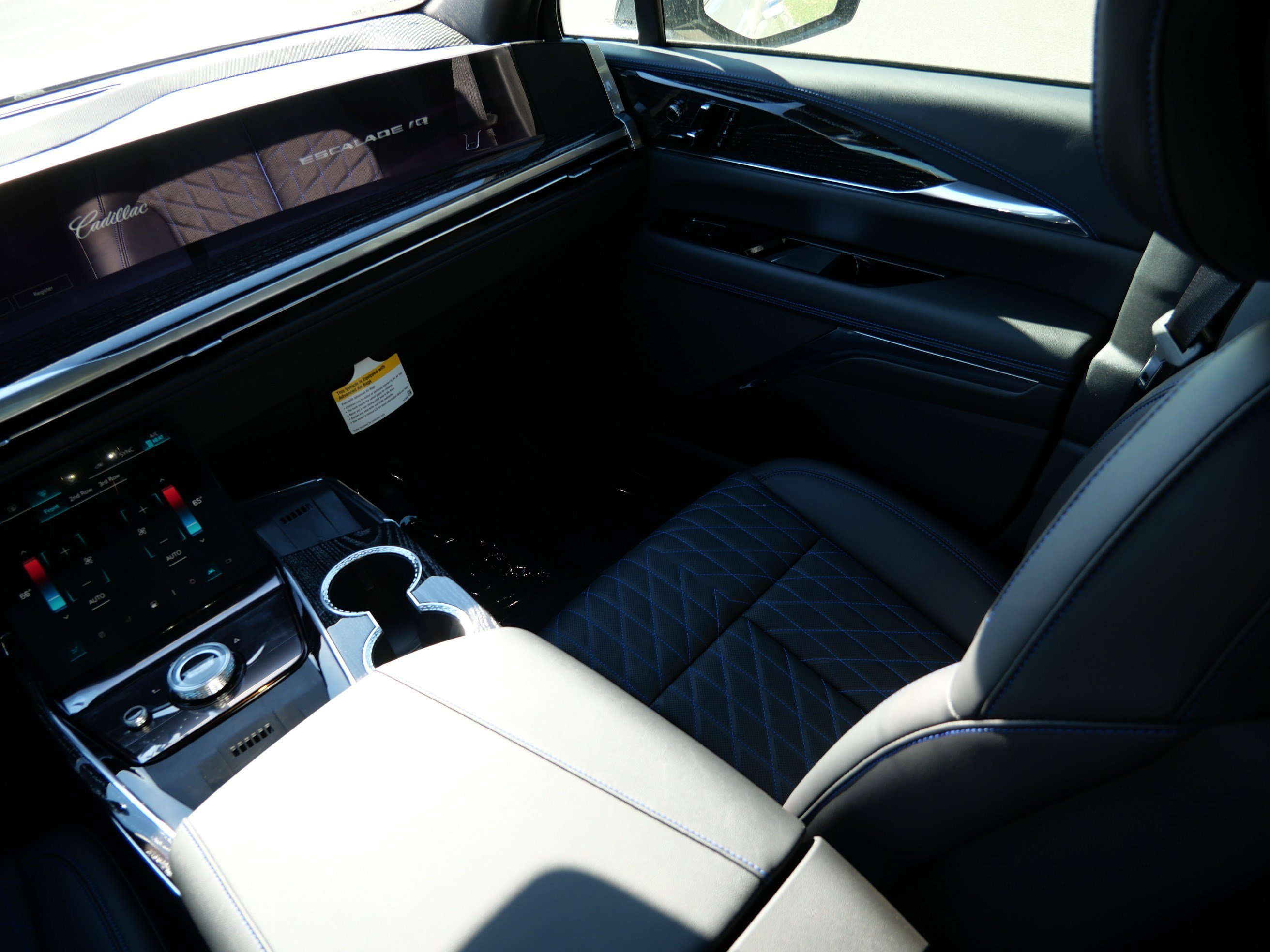 2026 Cadillac Escalade IQ Luxury - Photo 9