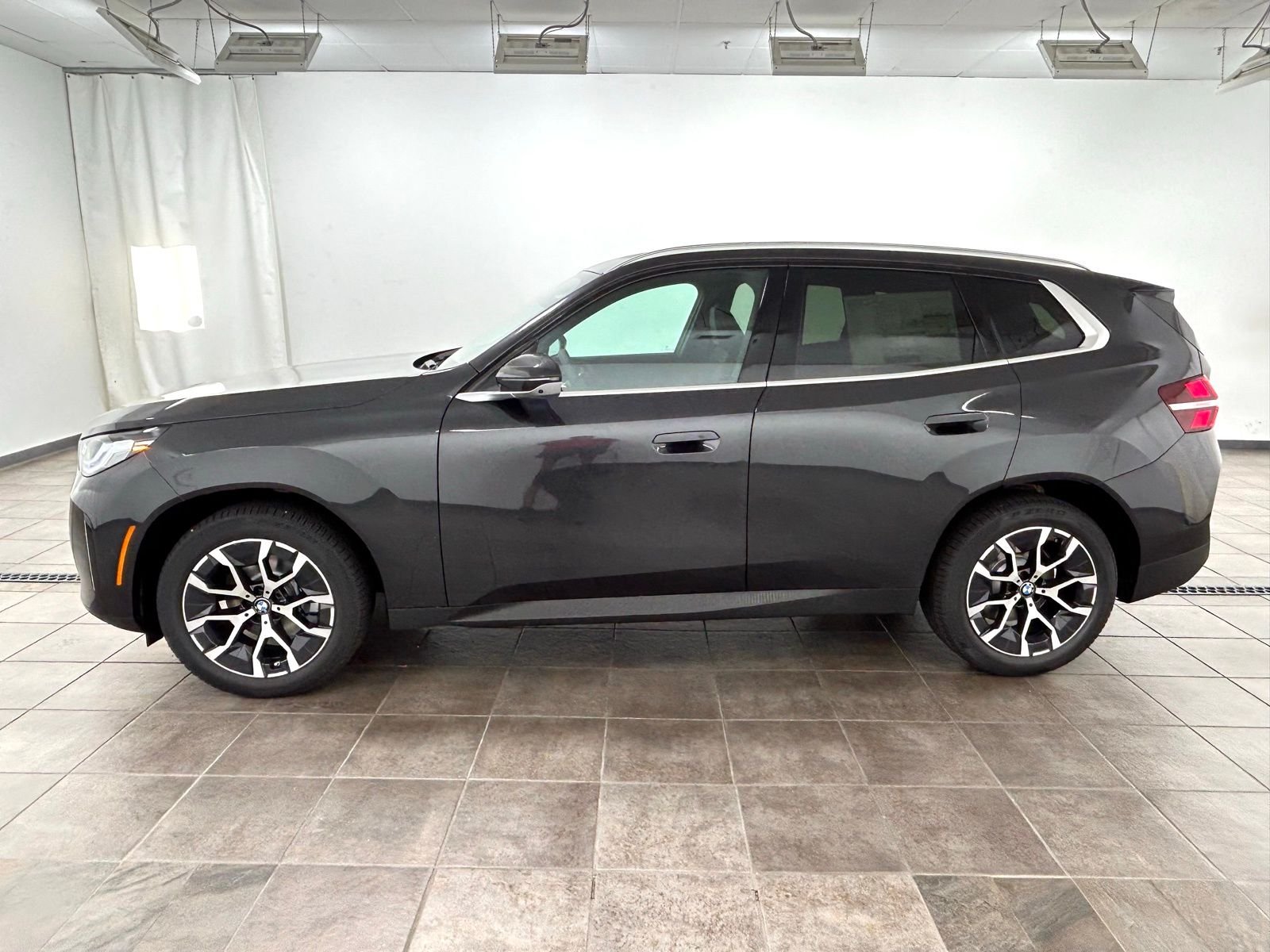 New 2026 Dark Graphite Metallic BMW 30 xDrive image 2