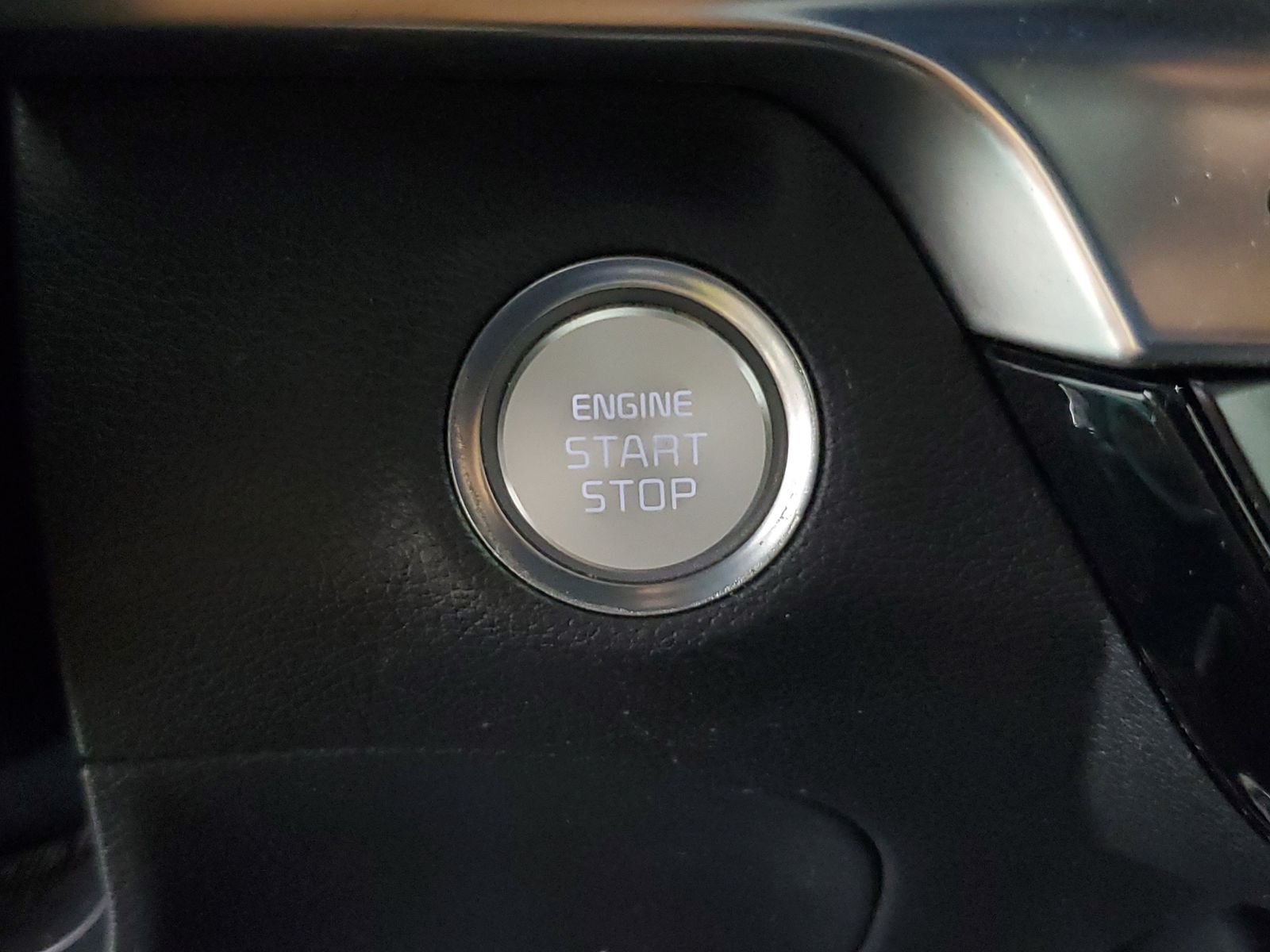 Used 2022 Purple Kia LX image 27