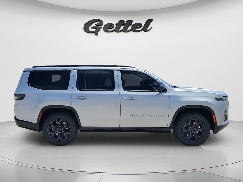 New 2026 Silver-Zynith Exterior Paint Jeep Limited Altitude image 4