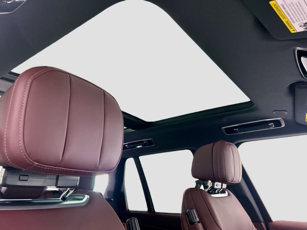 New 2026 Santorini Black Land Rover SE image 17
