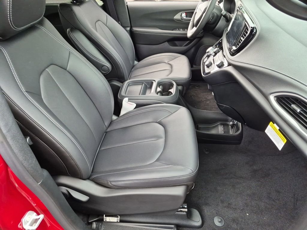 New 2027 Red Hot Pearl-Coat Exterior Paint Chrysler Select image 27