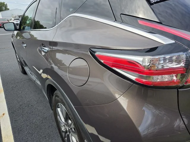 Used 2017 Brown Nissan S image 9