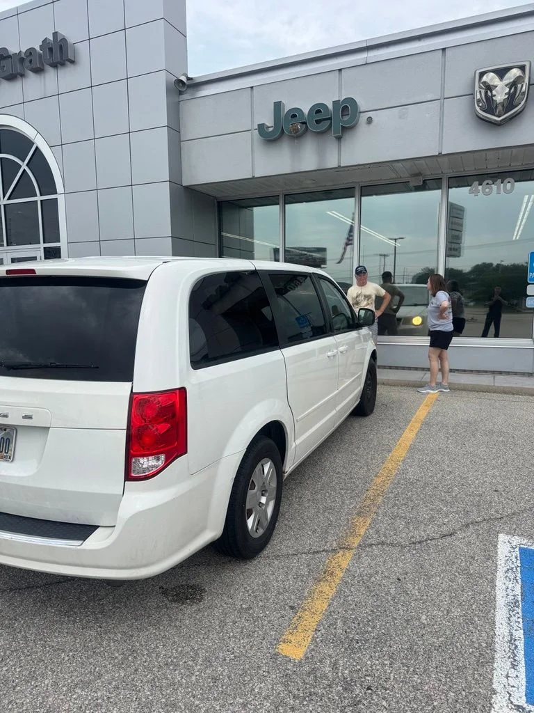 Used 2012 White Dodge SE/AVP image 4