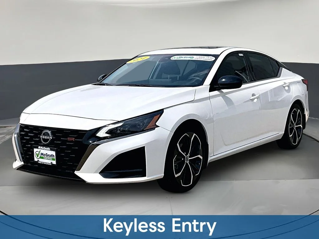 Used 2024 White Nissan 2.5 SR image 3