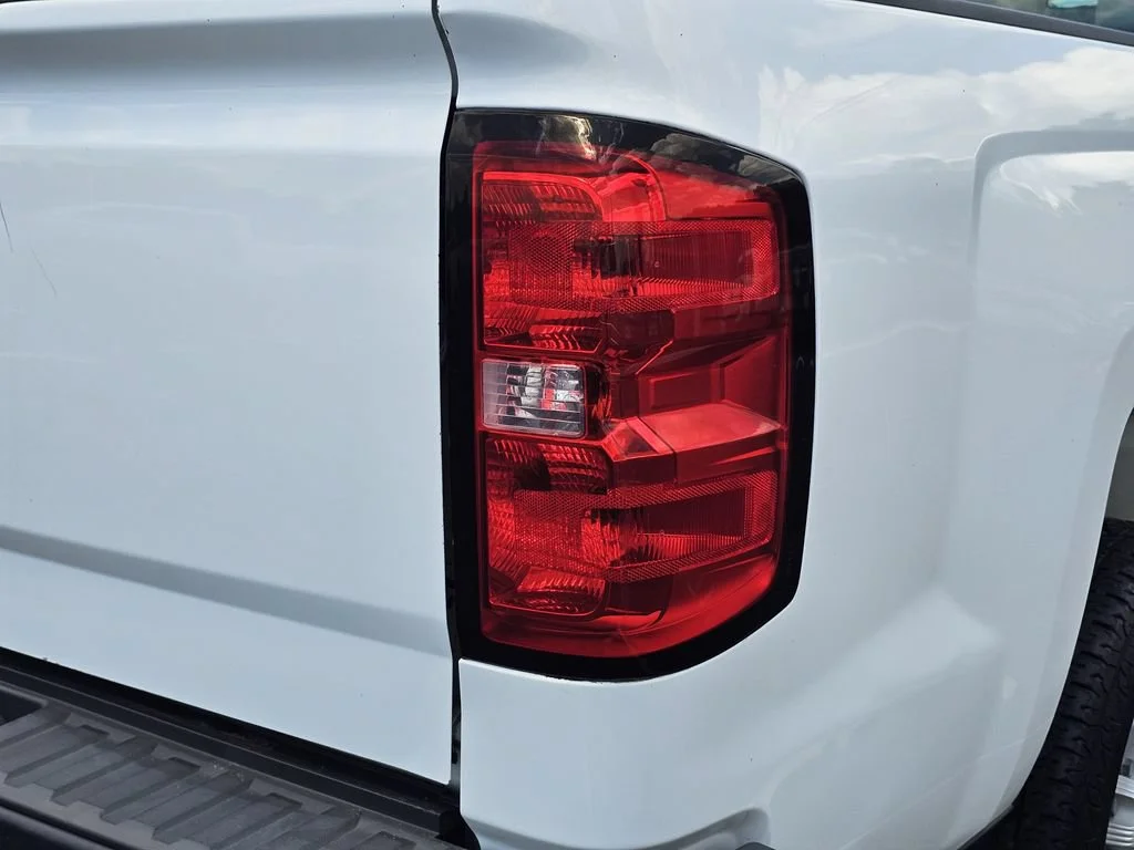Used 2015 SUMMIT WHITE Chevrolet Work Truck image 9