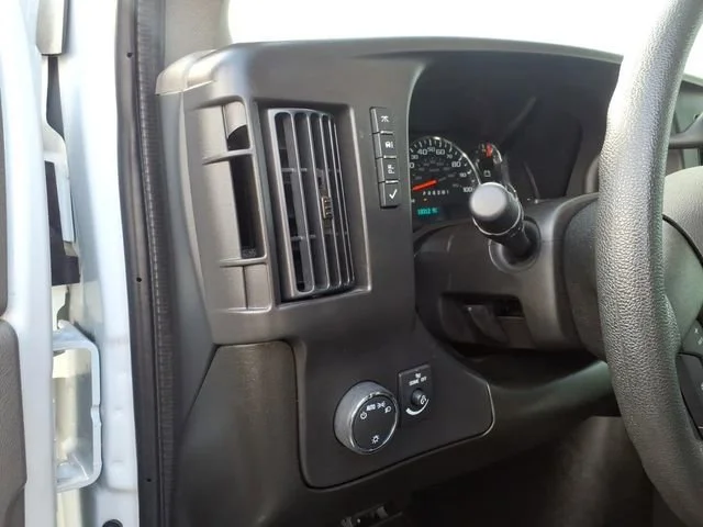 Used 2025 Summit White Chevrolet WT image 13