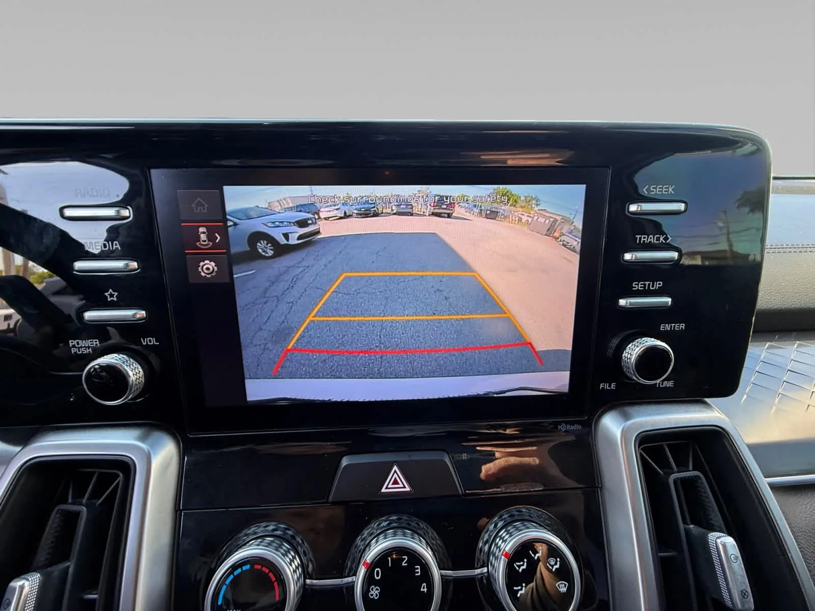 2023 Kia Sorento LX - Photo 15