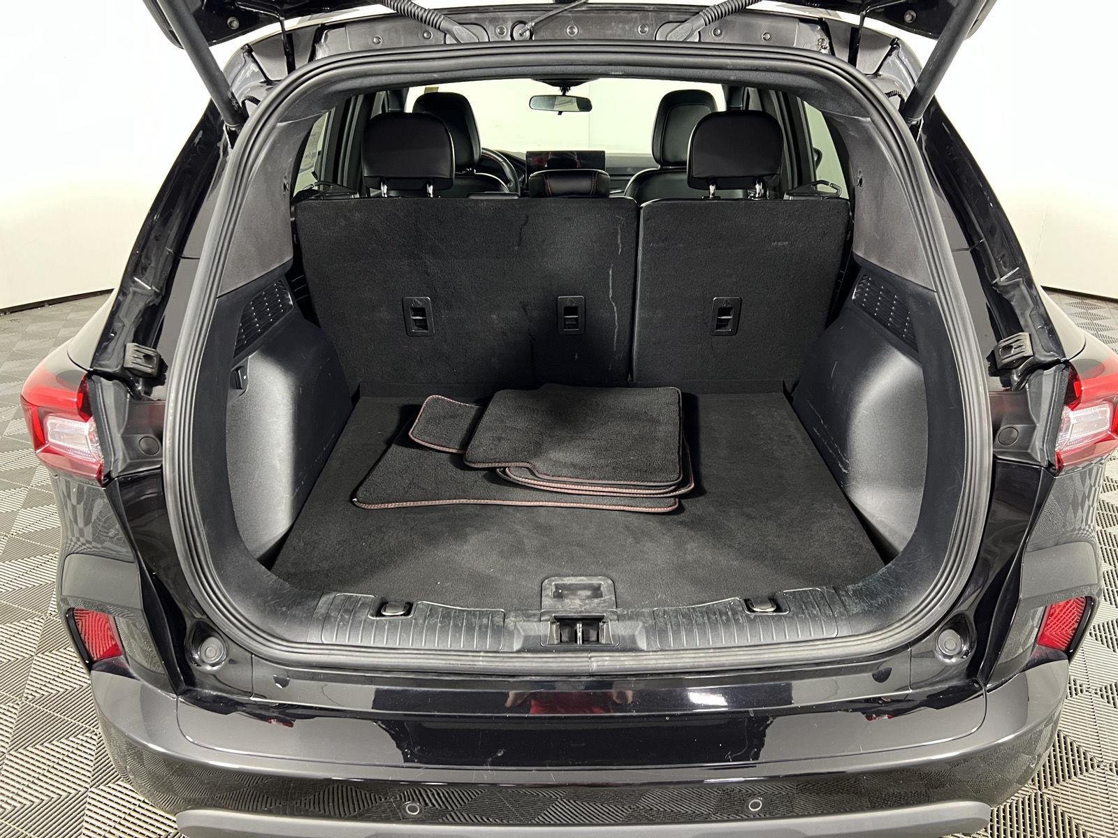 Used 2023 Agate Black Ford ST-Line image 4