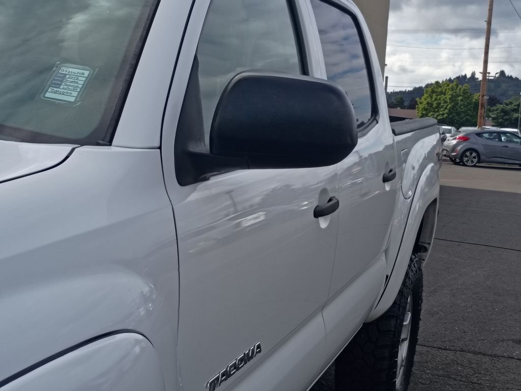 Used 2012 Super White Toyota Base image 12