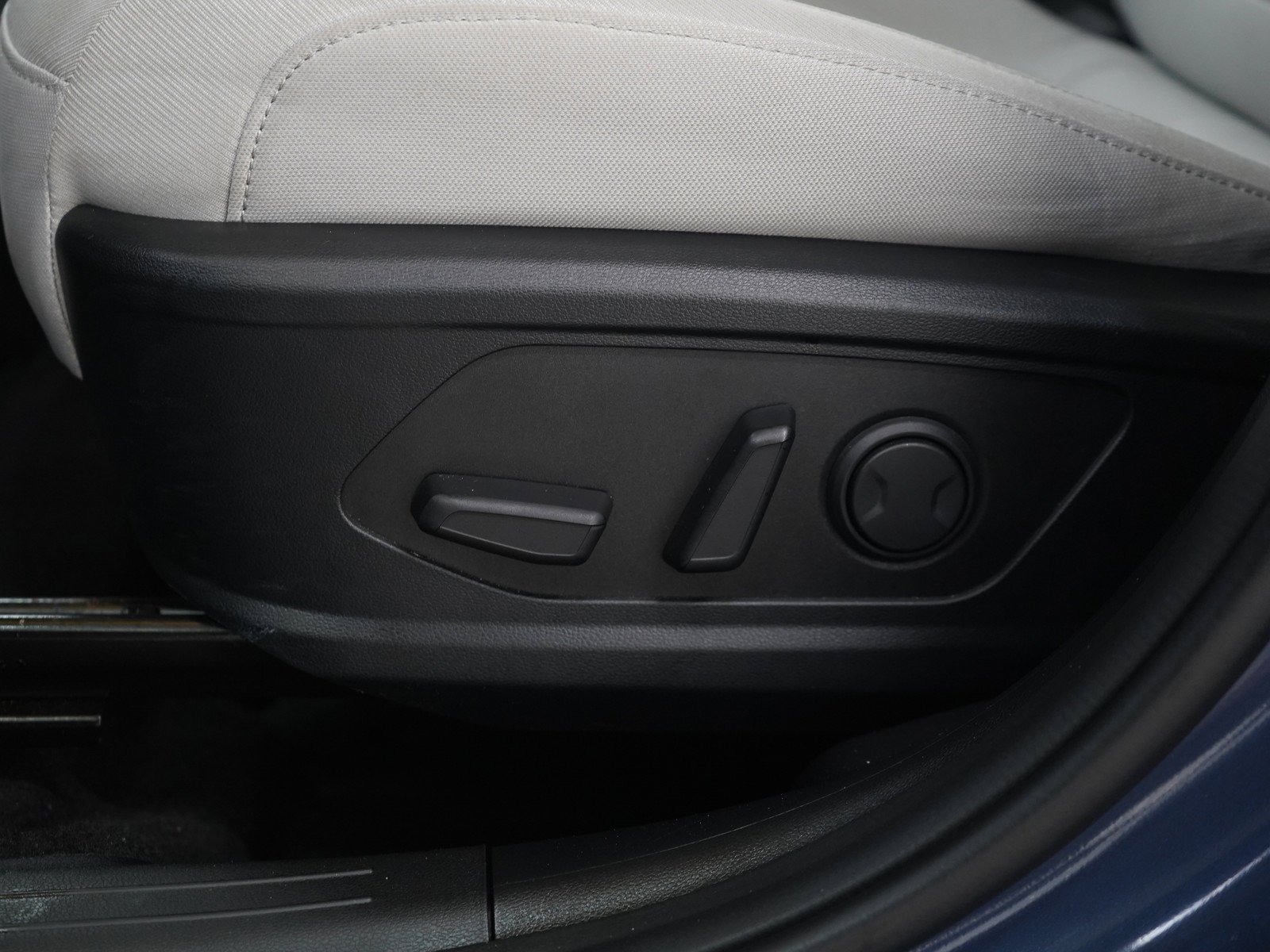 Used 2026 Atlantis Blue Hyundai SEL AWD image 29
