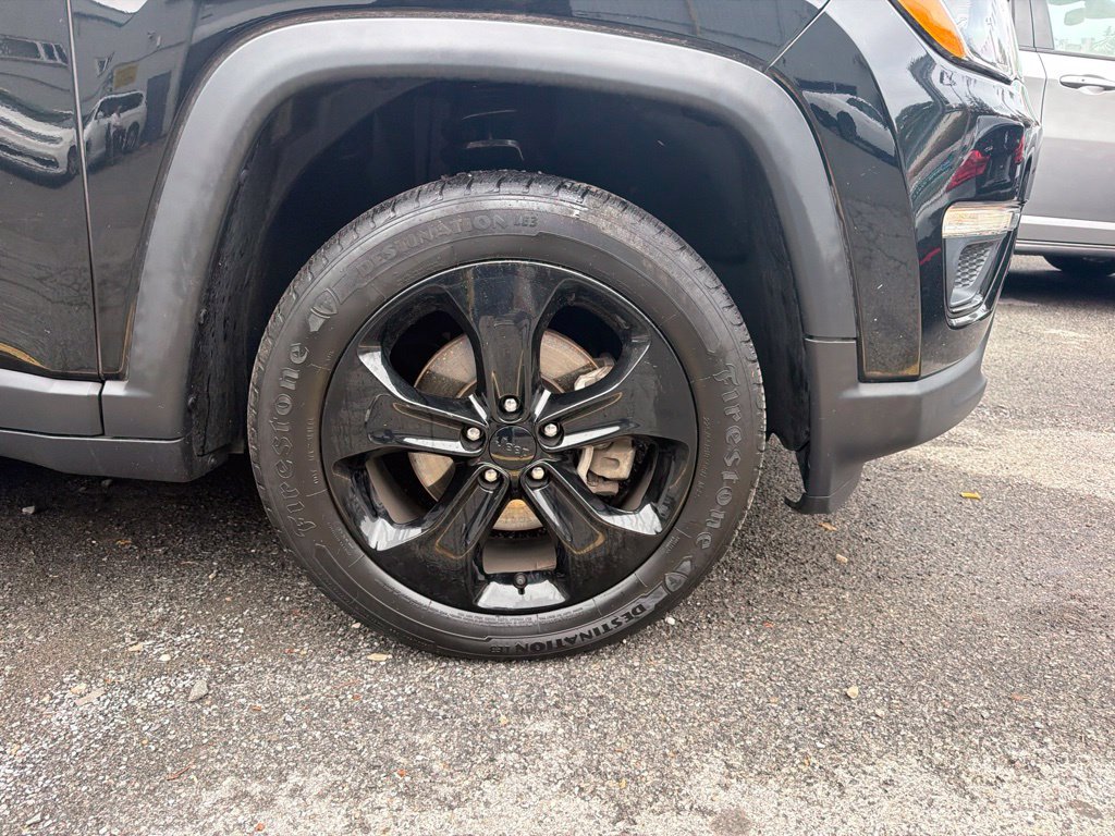 Certified Used 2018 Black Jeep Latitude image 5