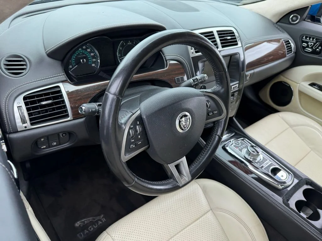 Used 2013 Blue Jaguar Base image 12
