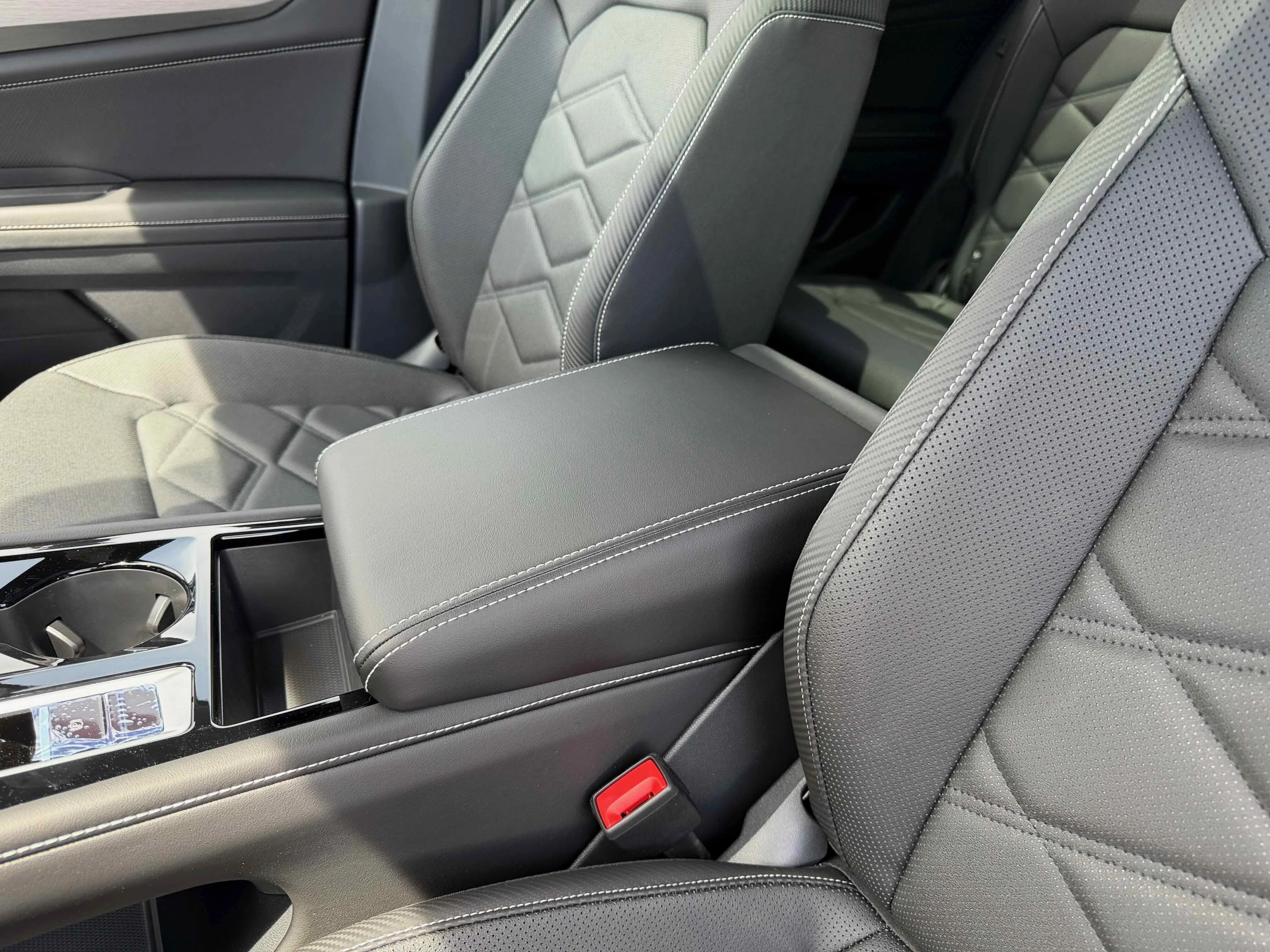 New 2026 Deep Black Volkswagen 2.0T SE w/Technology image 26