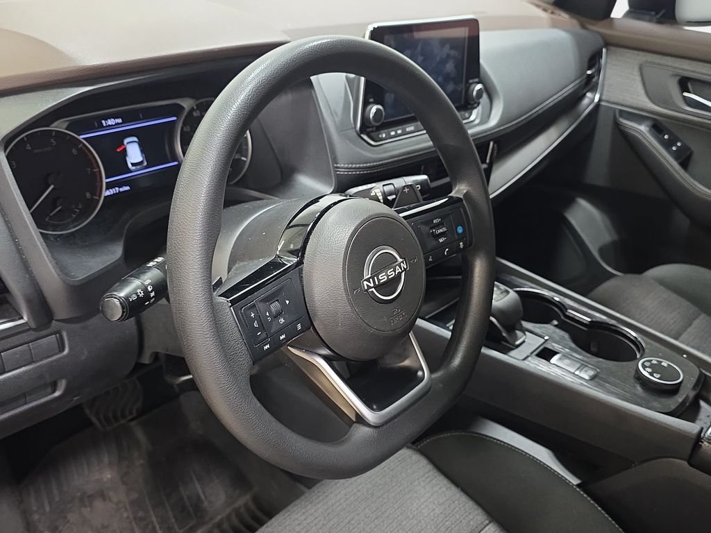 Used 2022 Scarlet Ember Tintcoat Nissan SV image 12