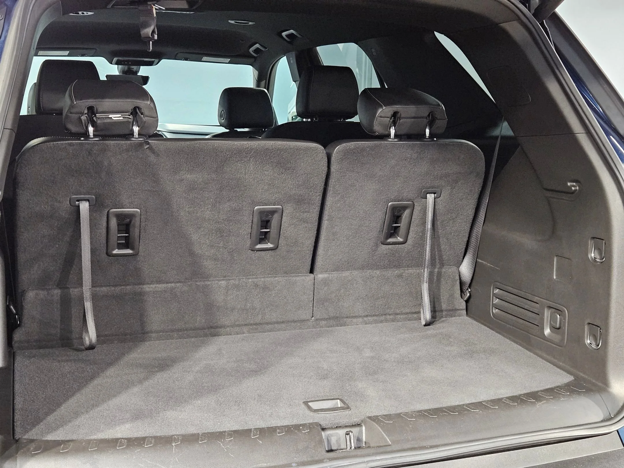 Used 2023 Northsky Blue Metallic Chevrolet LT Leather image 18