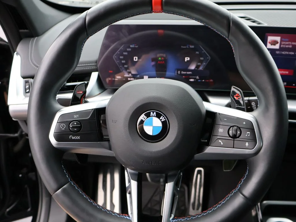 Used 2025 Black BMW M35i image 33