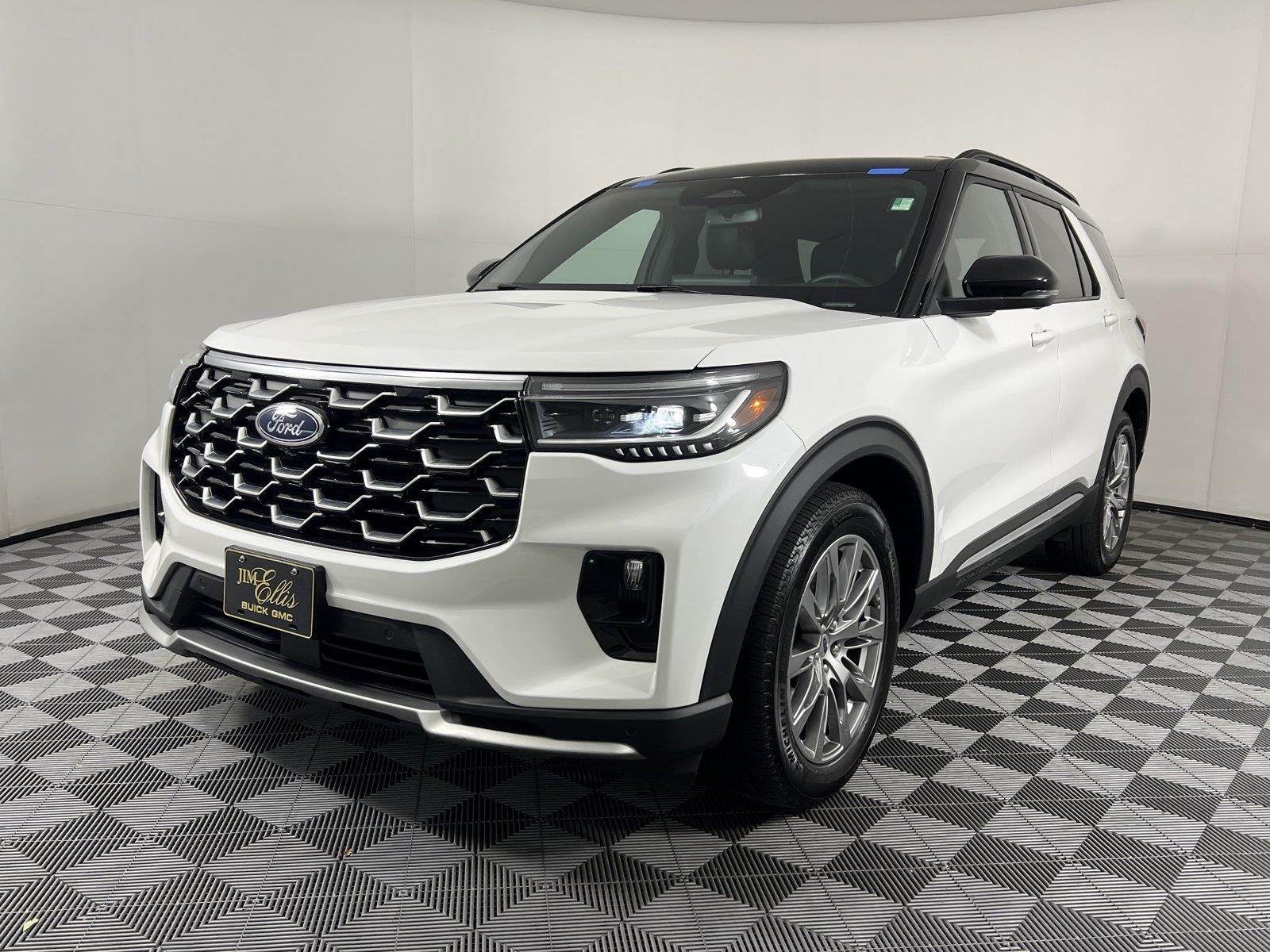 Used 2025 White Ford Platinum image 15