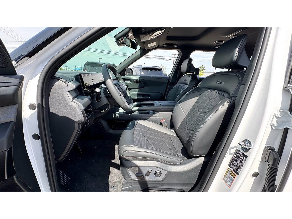 New 2027 Glacial White Pearl Kia X-Line EX image 9