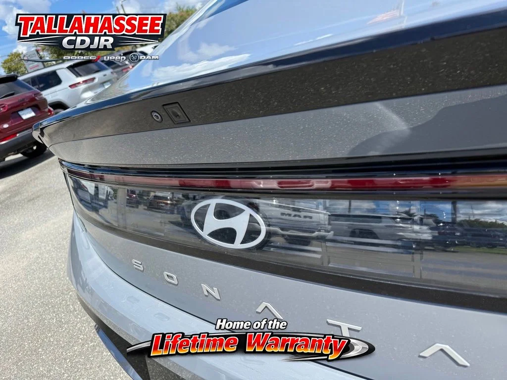 Used 2024 Blue Hyundai SEL image 6