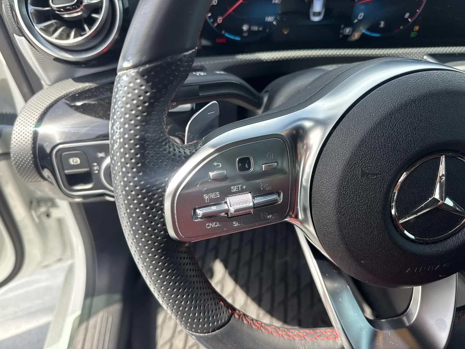 Used 2022 Polar White Mercedes-Benz CLA 250 image 23