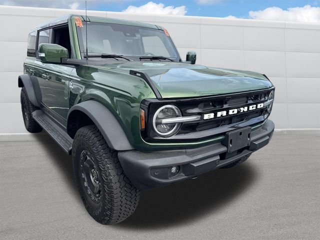 Used 2025 Eruption Green Metallic Ford Outer Banks image 4