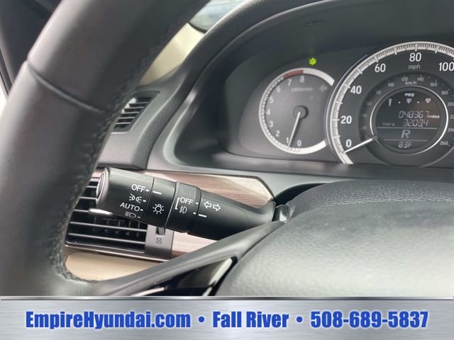 Used 2016 Lunar Silver Metallic Honda EX-L image 32
