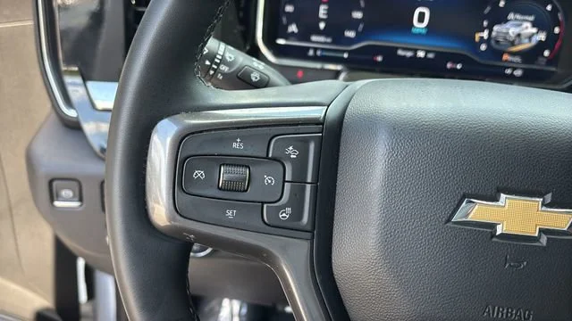 Used 2025 Iridescent Pearl Tricoat Chevrolet High Country image 23