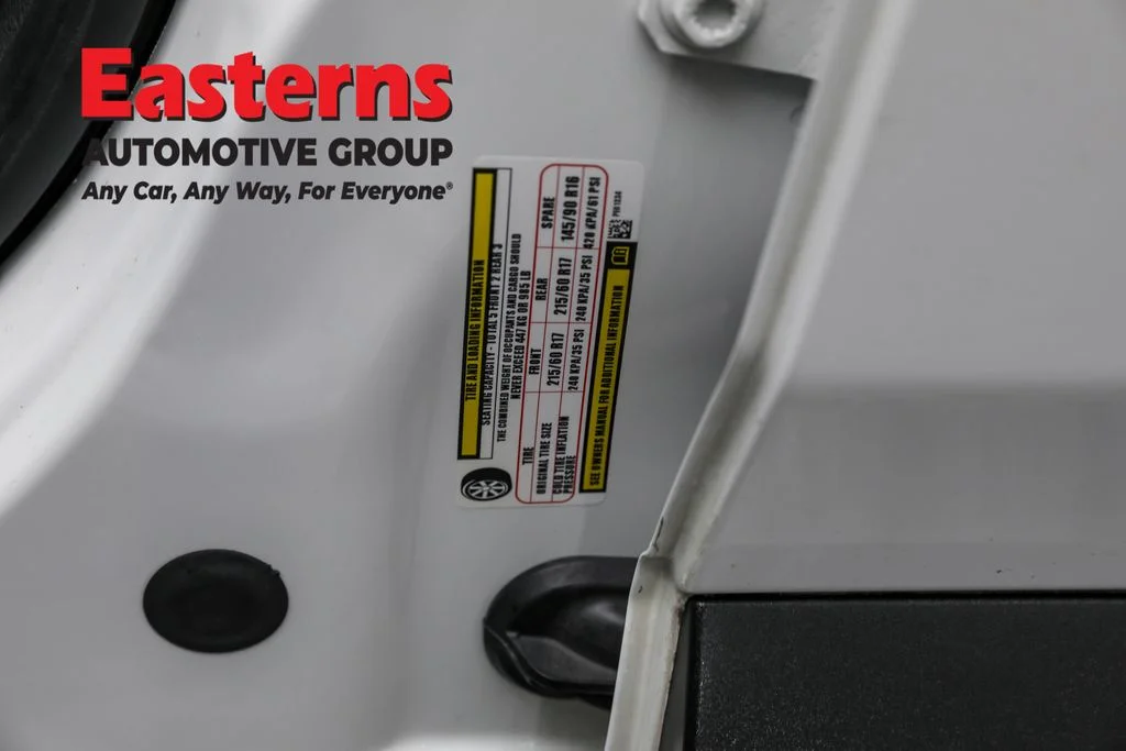 Used 2017 White Jeep Latitude image 35