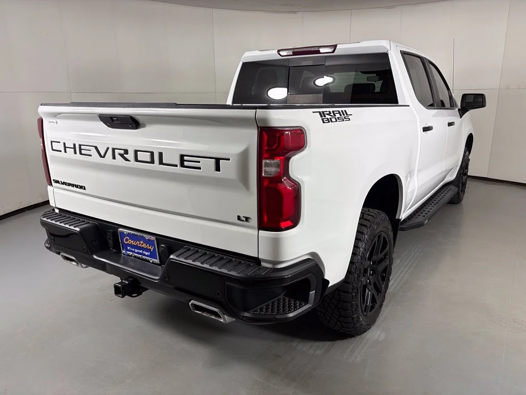 Used 2022 White Chevrolet LT Trail Boss image 10