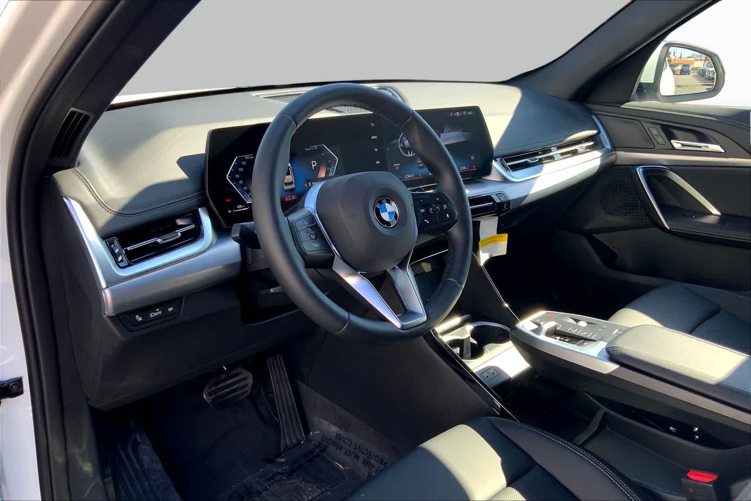 New 2025 Alpine White BMW xDrive28i image 7