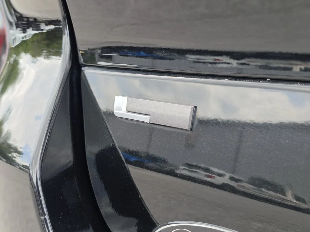 Used 2022 Diamond Black Jeep Summit image 12
