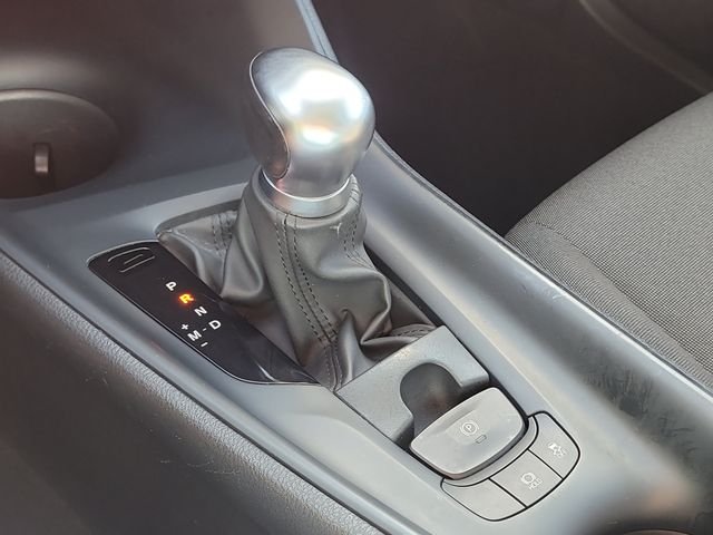 Used 2020 White Toyota LE image 22