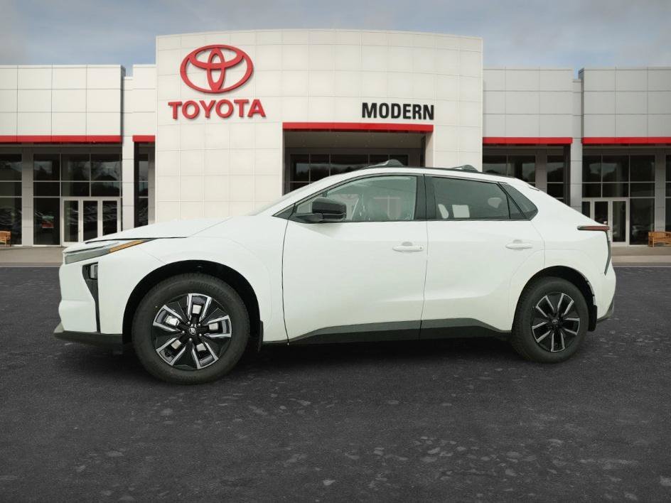 New 2026 WINDCHILL PEARL Toyota XLE image 16