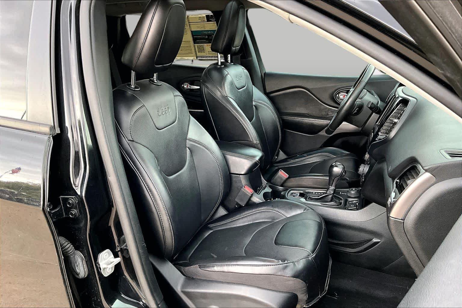 Pre-Owned 2022 Jeep Cherokee Limited
