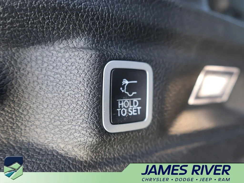 Used 2022 Red Jeep Overland image 17
