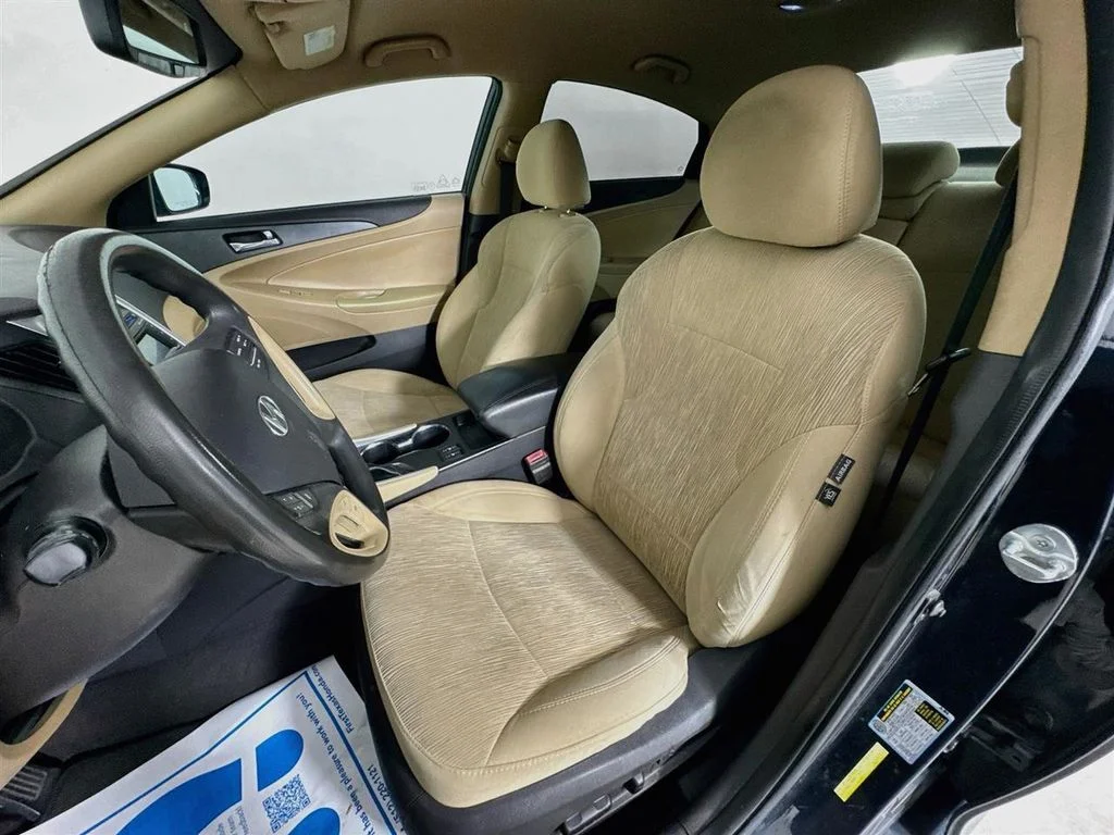 Used 2014 Blue Hyundai GLS image 23