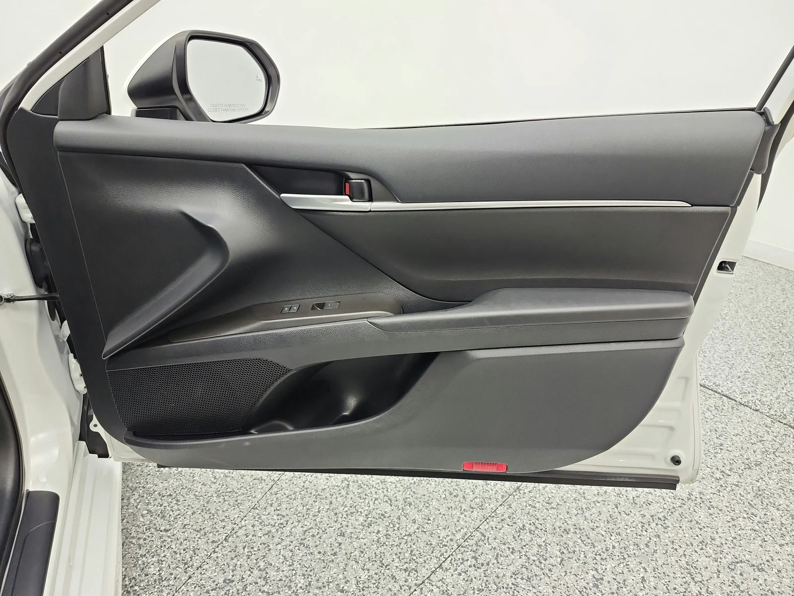 Used 2023 Ice Cap Toyota SE image 19