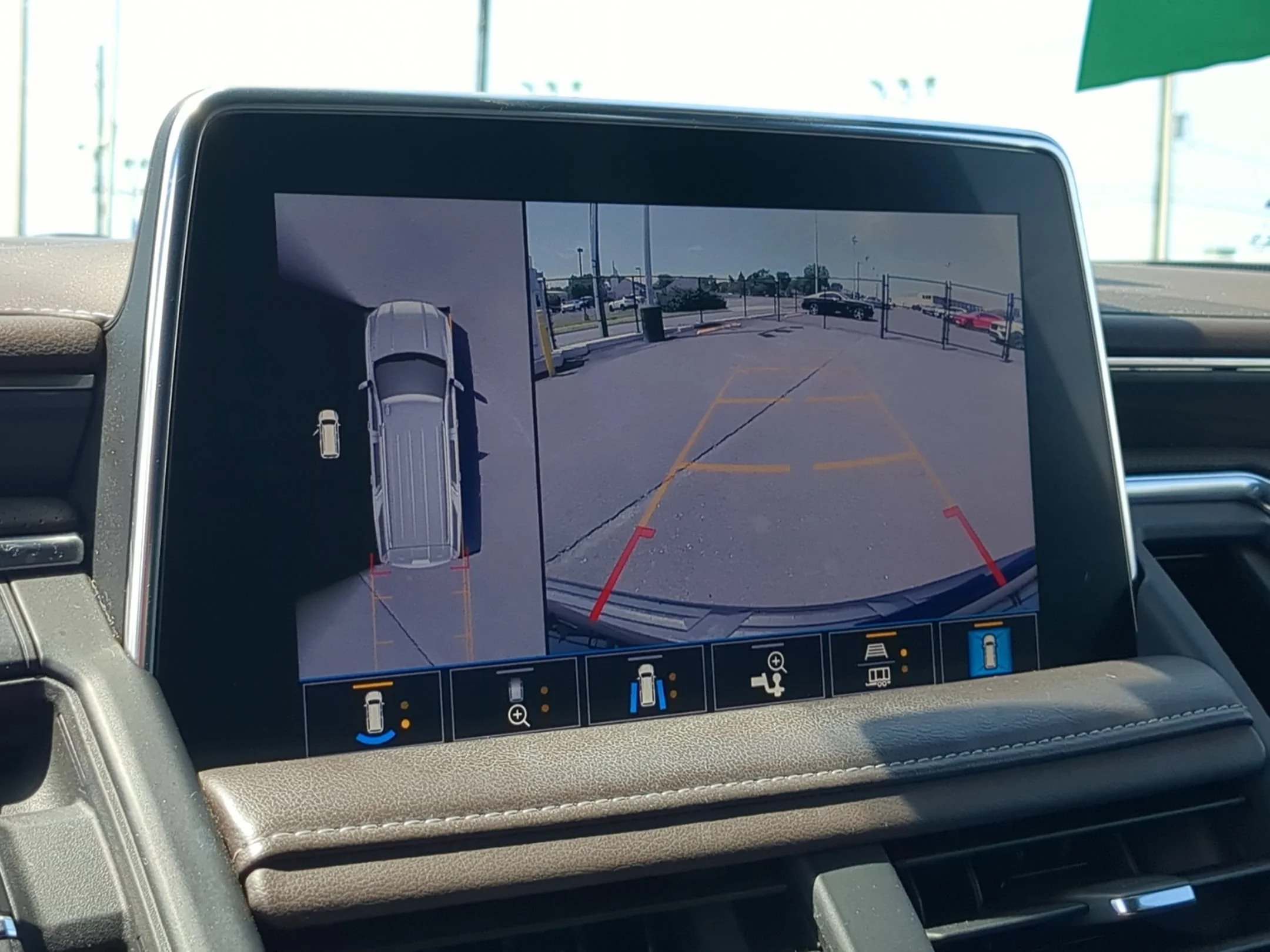 Used 2021 Dark Sky Metallic GMC SLT image 13