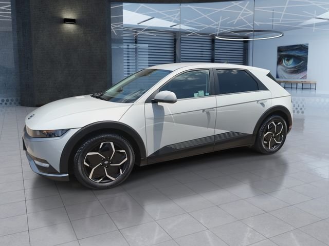 Used 2024 Gray Hyundai SEL image 4